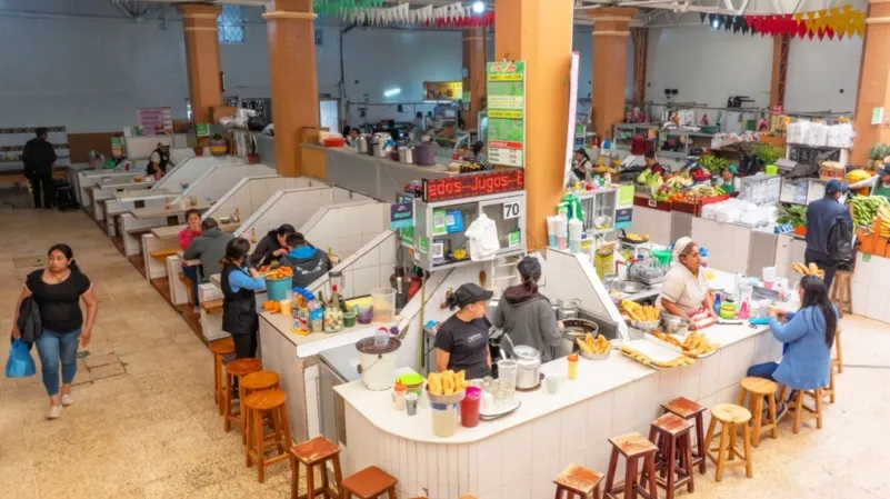 VACANTES. El Mercado San Sebastián cuenta con vacantes disponibles.