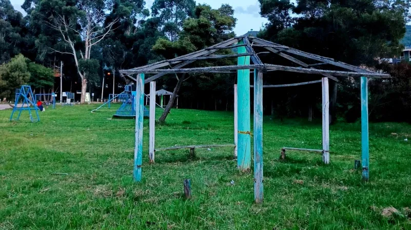 MALESTAR. Estructuras de la ciudadela El Paraíso presentan deterioro y falta de mantenimiento.