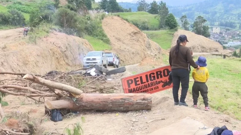 SITUACIÓN. Moradores de Chuquiribamba levantaron la medida de hecho tras alcanzar acuerdos para la reparación de la vía afectada.