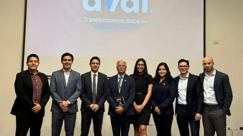 EVENTO. Presentación del libro ¿Qué mismo es el buró? con la participación de representantes del sector financiero.